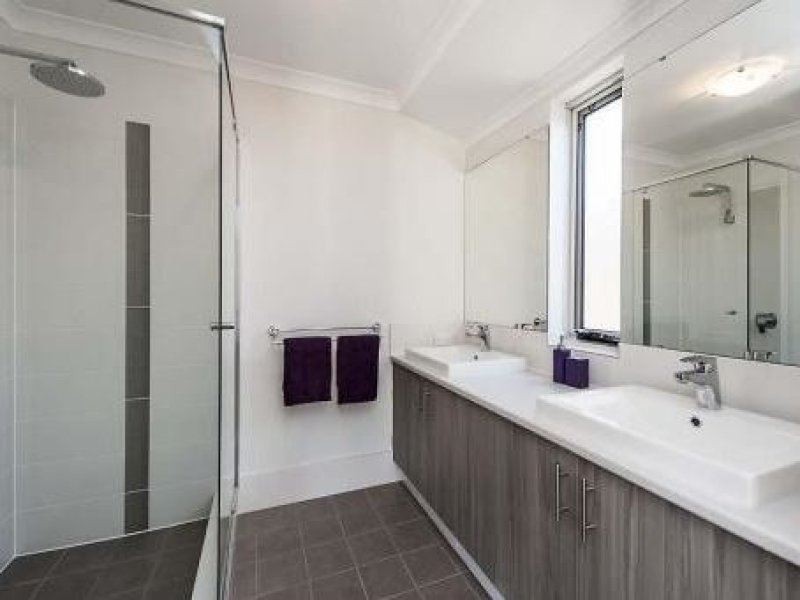 203 Pebble Beach Boulevard, Meadow Springs WA 6210