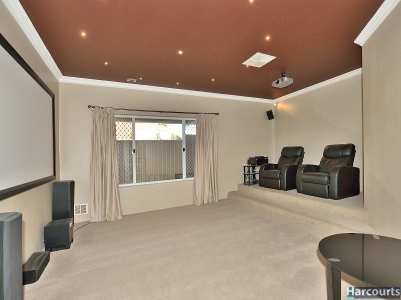 9 Waterville Retreat, Meadow Springs WA 6210