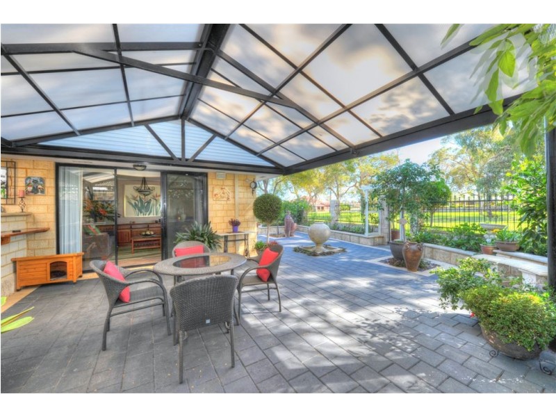 15 Dorneywood Crescent, Erskine WA 6210