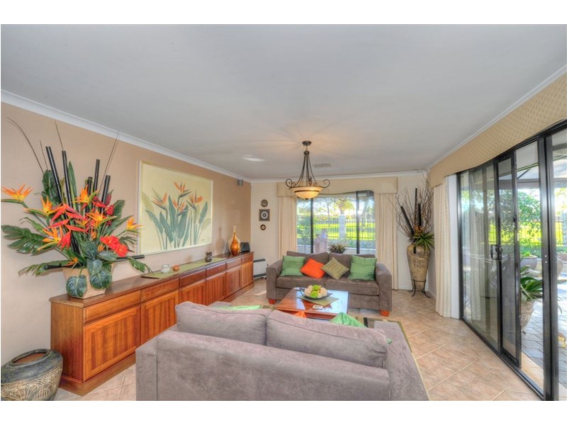 15 Dorneywood Crescent, Erskine WA 6210