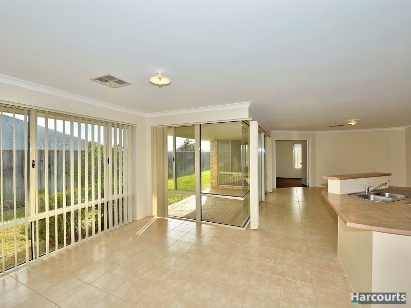 3 Carissa Turn, Halls Head WA 6210