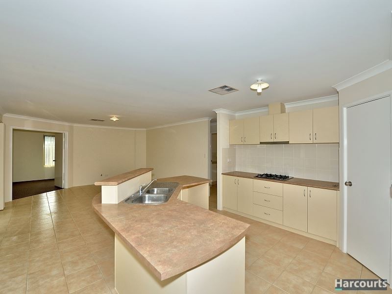 3 Carissa Turn, Halls Head WA 6210