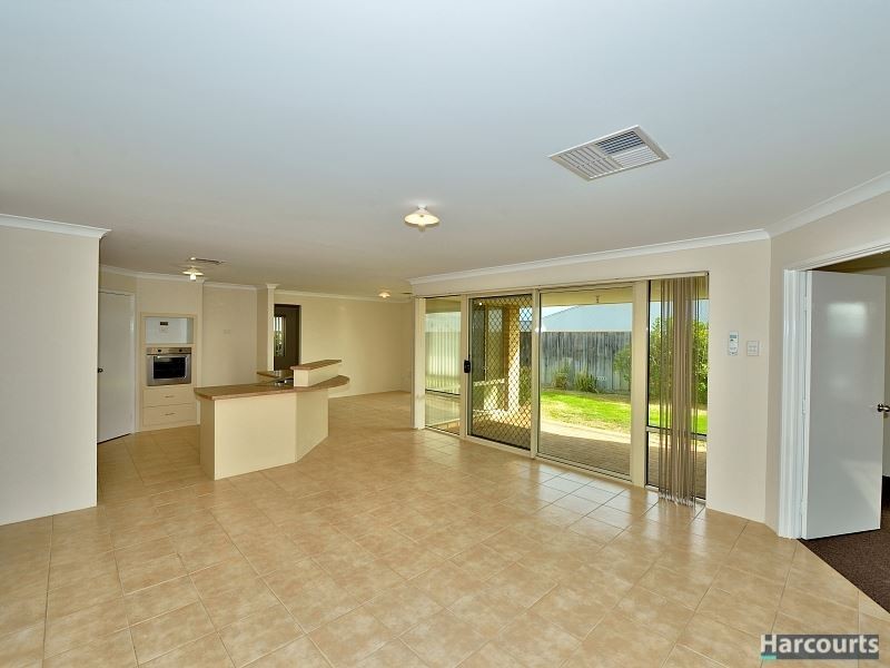 3 Carissa Turn, Halls Head WA 6210