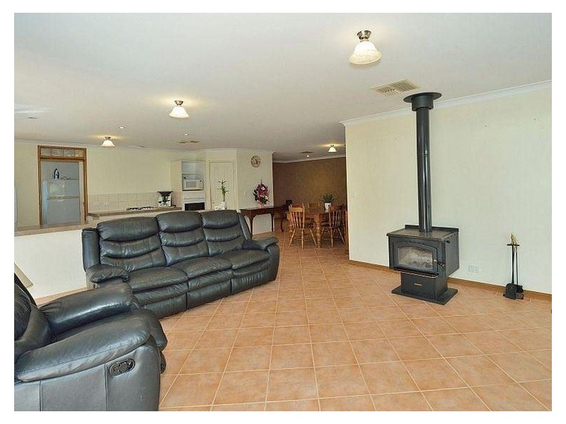 7 Bancroft Close, Greenfields WA 6210