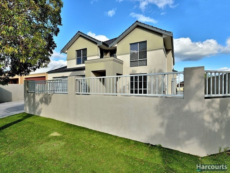 8 Gael Place, Dudley Park WA 6210