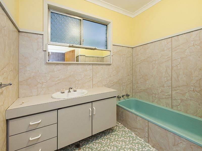 30 Hesse Street, Waroona WA 6215