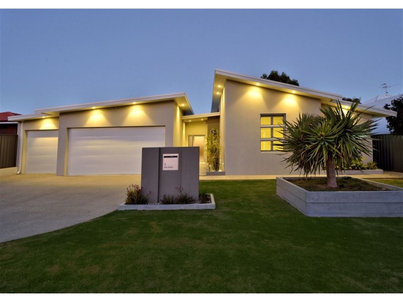 1 Muir Street, Halls Head WA 6210