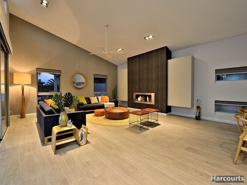 1 Muir Street, Halls Head WA 6210