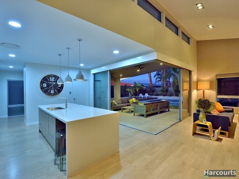 1 Muir Street, Halls Head WA 6210