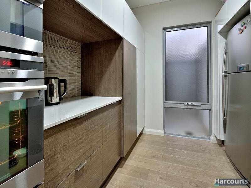 1 Muir Street, Halls Head WA 6210