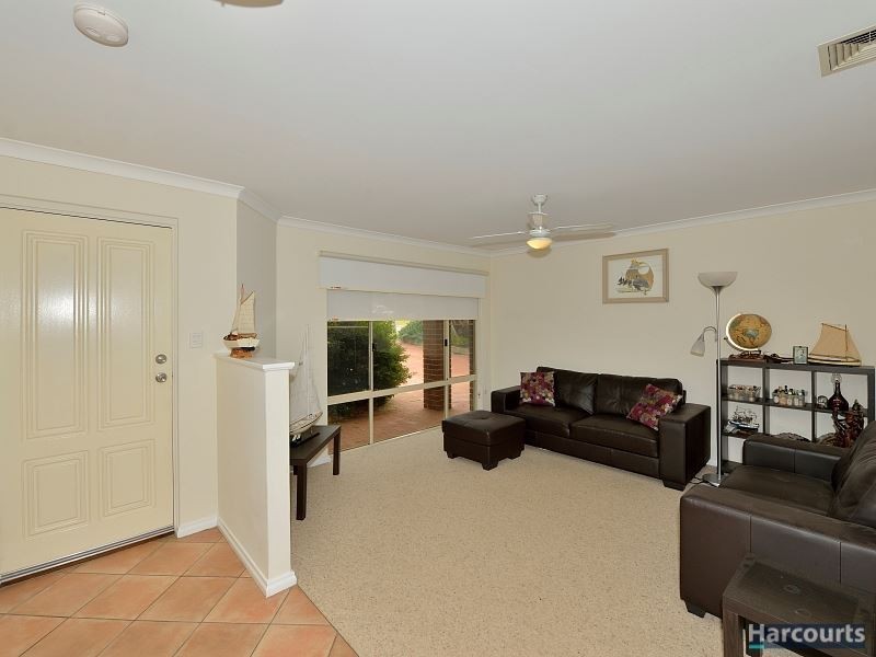 2 Muntries Place, Halls Head WA 6210