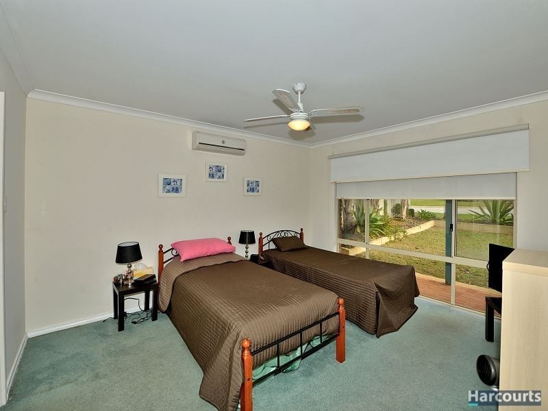 2 Muntries Place, Halls Head WA 6210