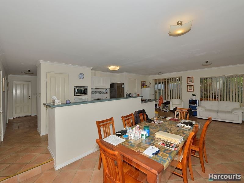 2 Muntries Place, Halls Head WA 6210