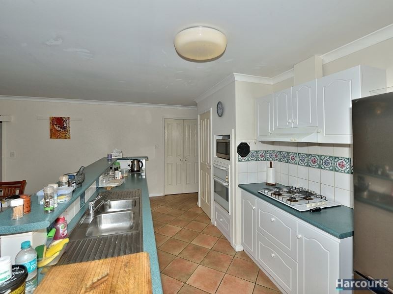 2 Muntries Place, Halls Head WA 6210