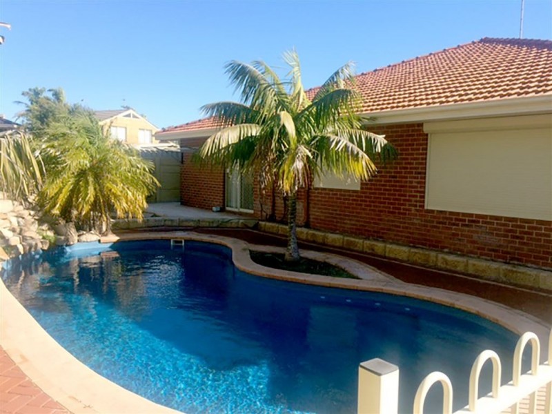 33 Seawind Drive, Silver Sands WA 6210