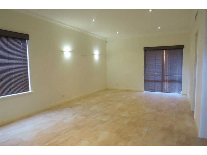 2 Len Howard Drive, Erskine WA 6210