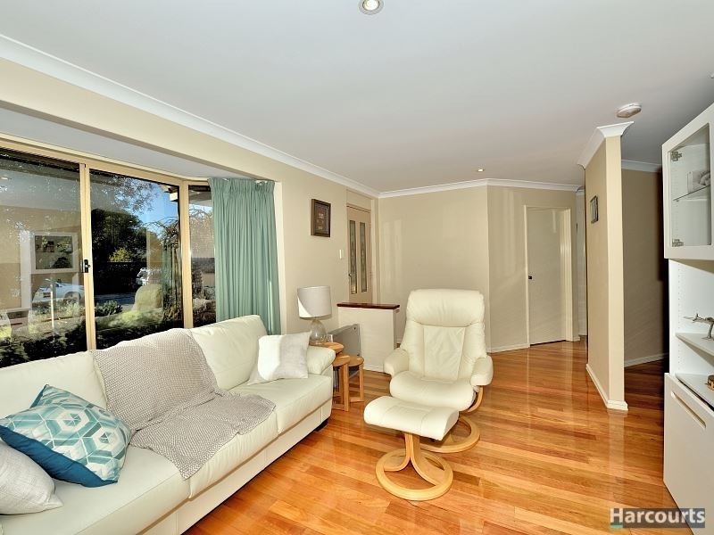 39 Honeysuckle Ramble, Halls Head WA 6210