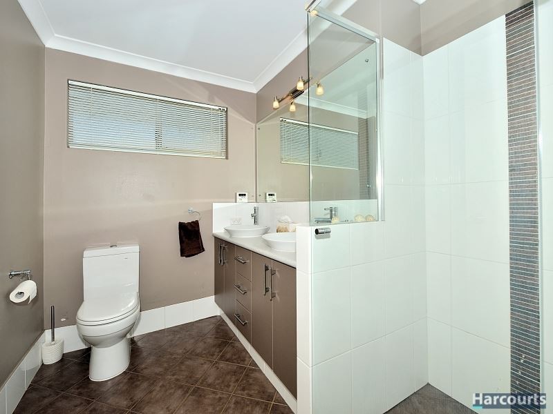 39 Honeysuckle Ramble, Halls Head WA 6210