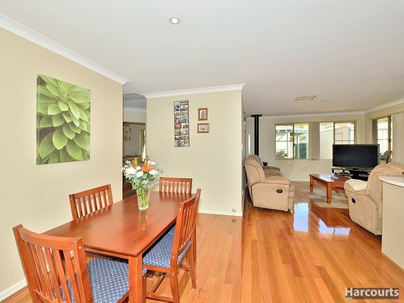 39 Honeysuckle Ramble, Halls Head WA 6210