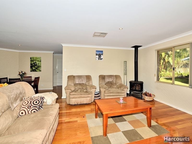 39 Honeysuckle Ramble, Halls Head WA 6210