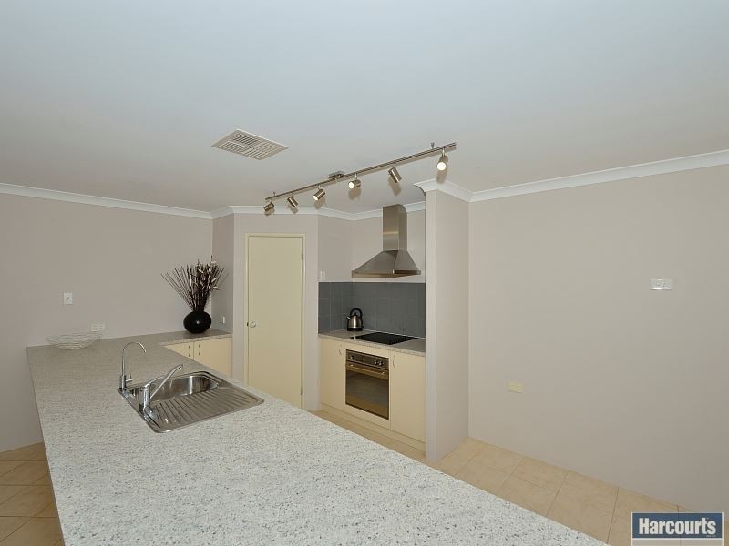 35 Tranquility Way, Halls Head WA 6210