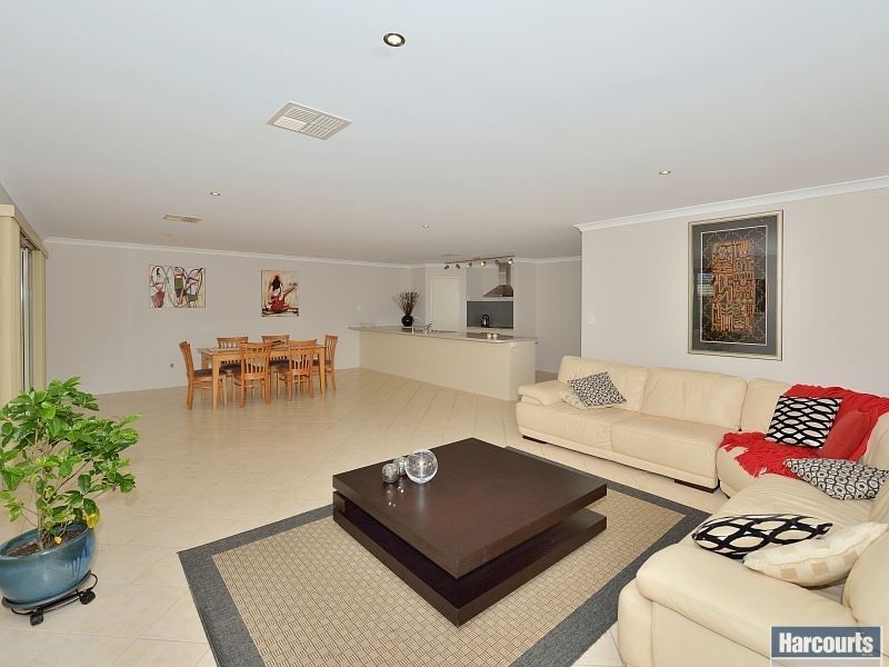 35 Tranquility Way, Halls Head WA 6210