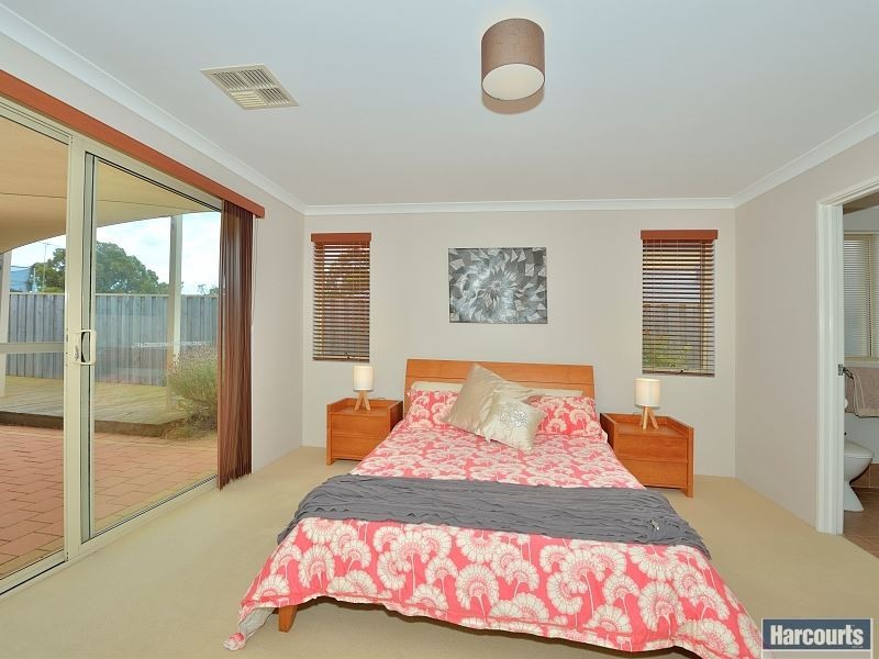 35 Tranquility Way, Halls Head WA 6210