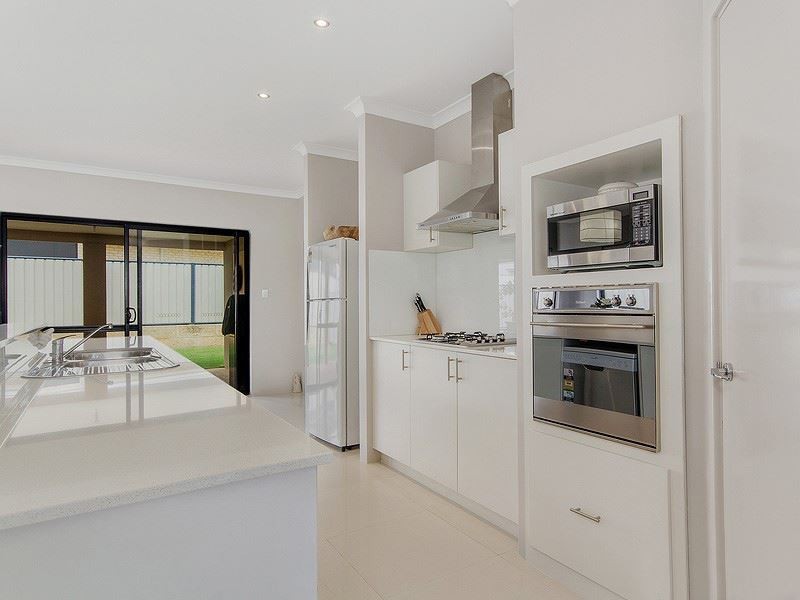 27 Jester Parkway, Meadow Springs WA 6210