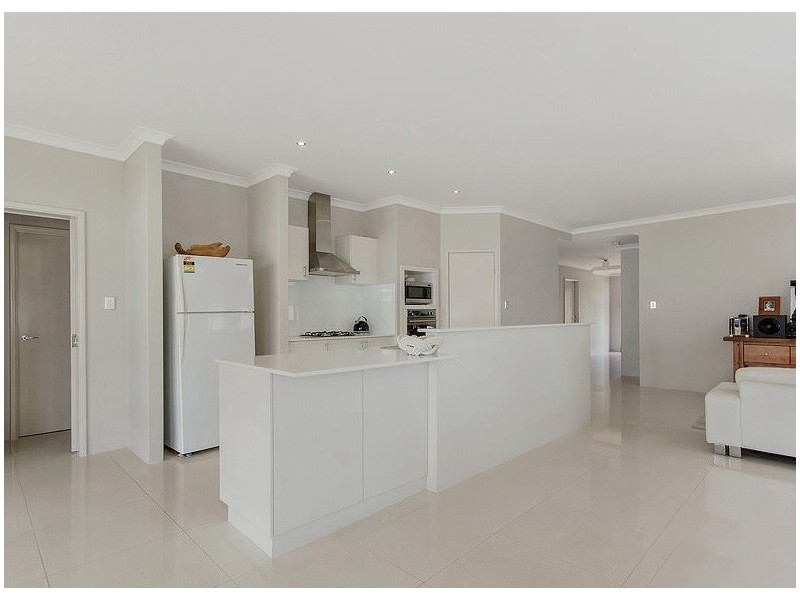 27 Jester Parkway, Meadow Springs WA 6210