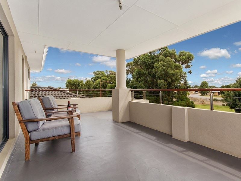 27 Jester Parkway, Meadow Springs WA 6210