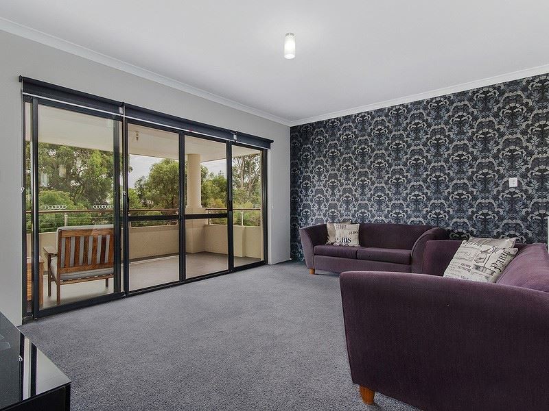 27 Jester Parkway, Meadow Springs WA 6210