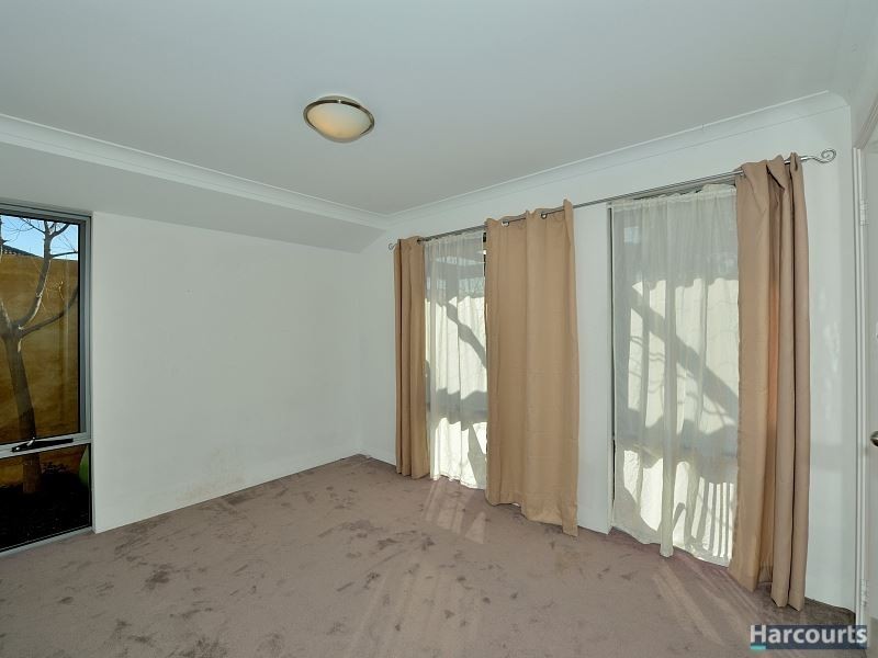 3 Dyer Lane, Lakelands WA 6180