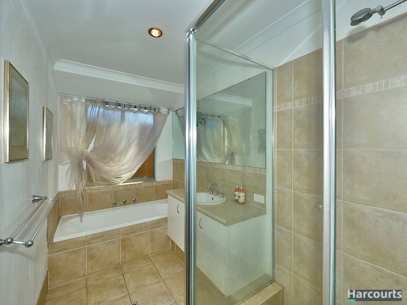 3 Dyer Lane, Lakelands WA 6180