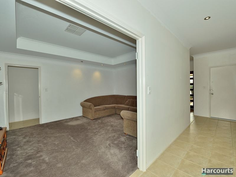 3 Dyer Lane, Lakelands WA 6180