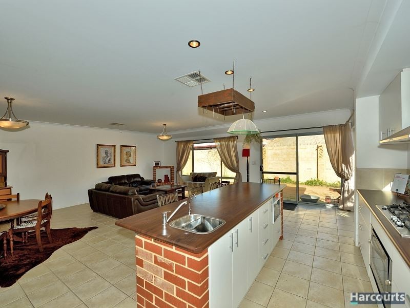 3 Dyer Lane, Lakelands WA 6180