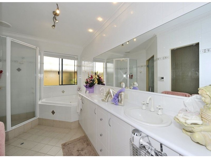 22 Carnarvon Way, Erskine WA 6210