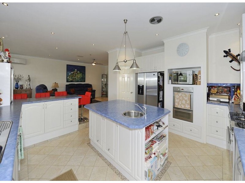 22 Carnarvon Way, Erskine WA 6210