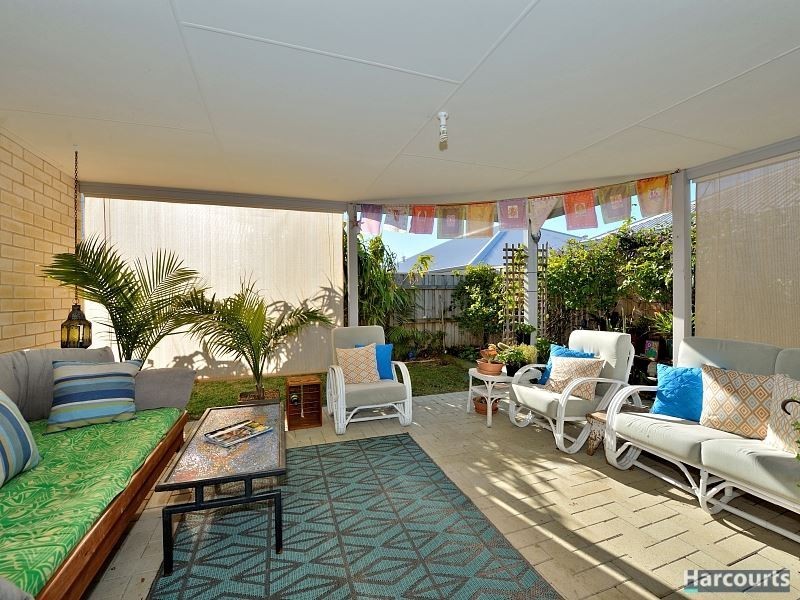 6 Venulosa Avenue, Halls Head WA 6210