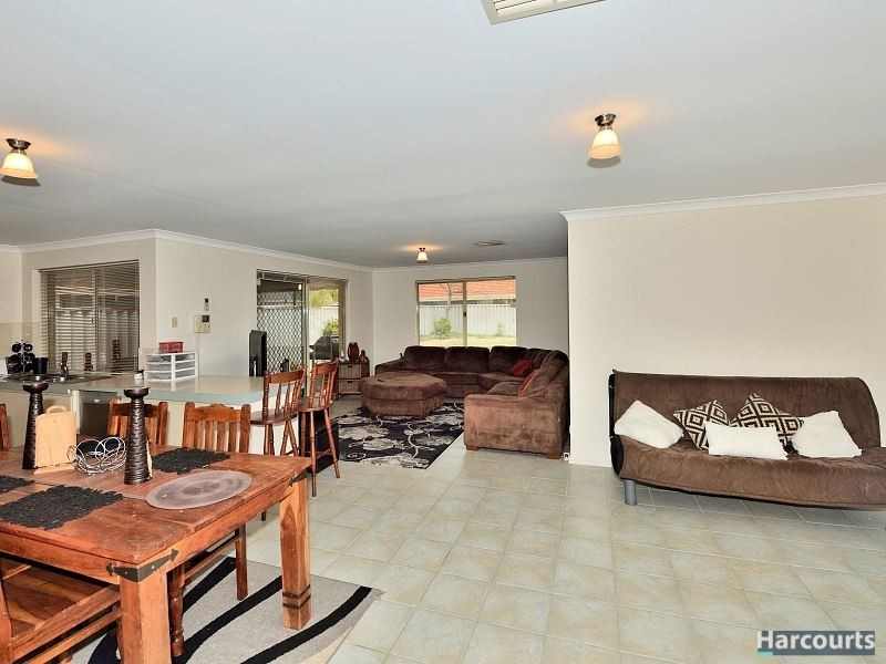 4 Round Hill Drive, Port Kennedy WA 6172