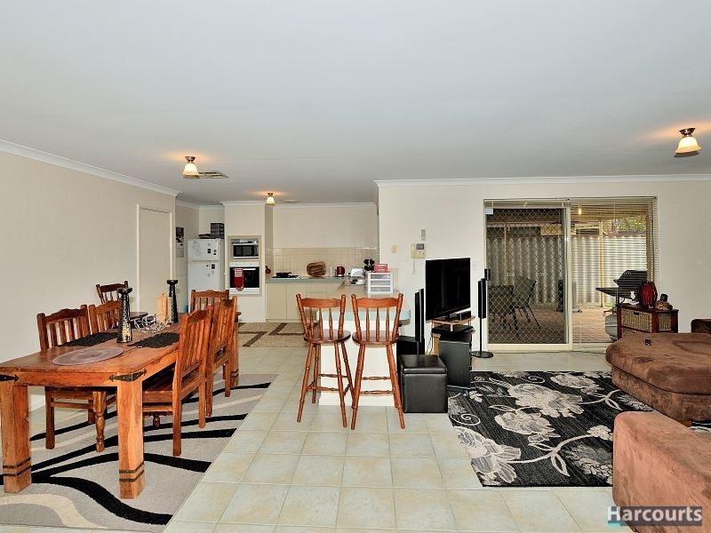 4 Round Hill Drive, Port Kennedy WA 6172