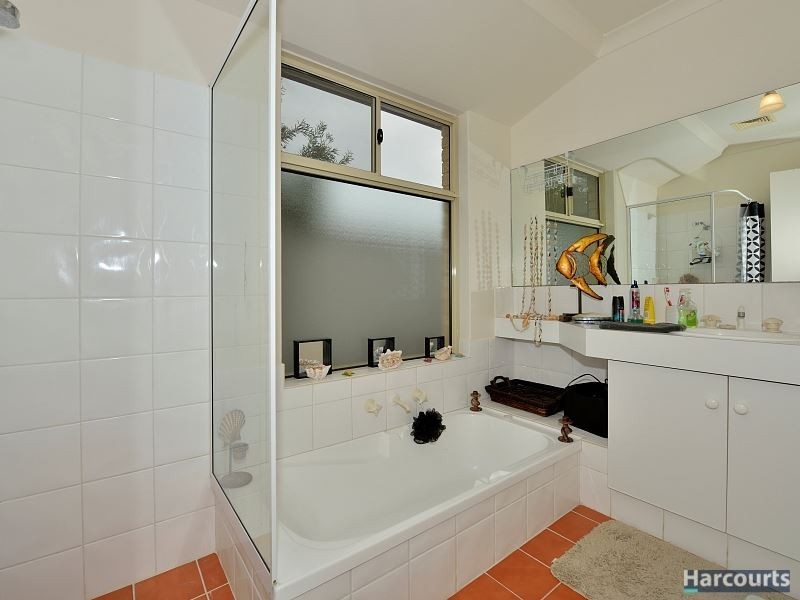 4 Round Hill Drive, Port Kennedy WA 6172