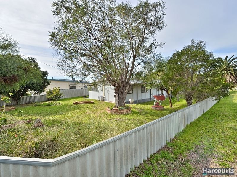25 Wanjeep Street, Coodanup WA 6210
