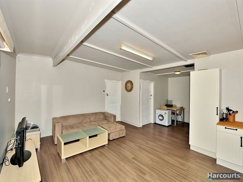 25 Wanjeep Street, Coodanup WA 6210