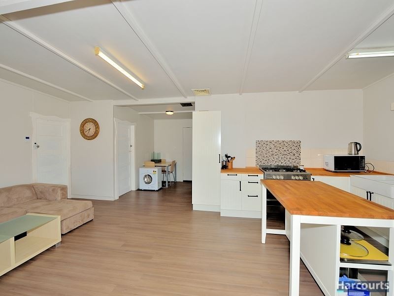 25 Wanjeep Street, Coodanup WA 6210