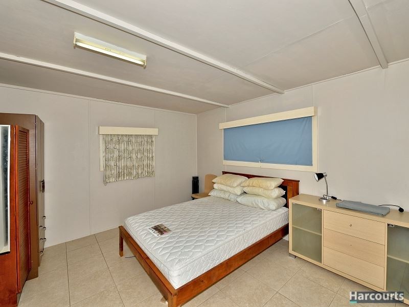 25 Wanjeep Street, Coodanup WA 6210