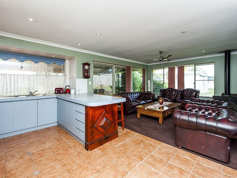 15 Hair Street, Waroona WA 6215