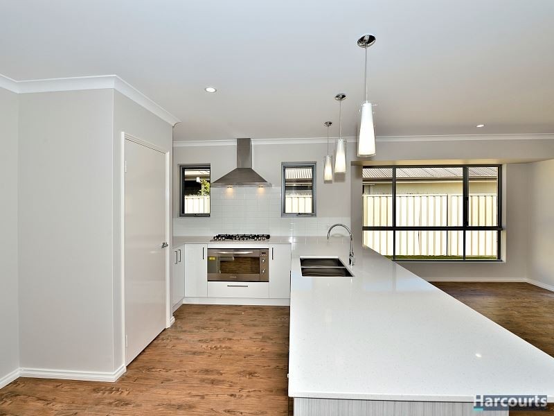 3 Anhinga Trail, Dudley Park WA 6210