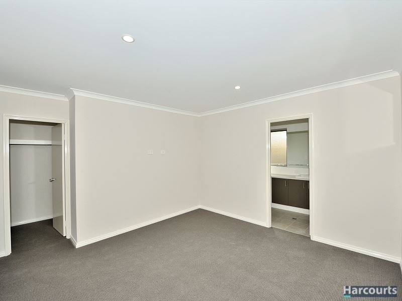 3 Anhinga Trail, Dudley Park WA 6210