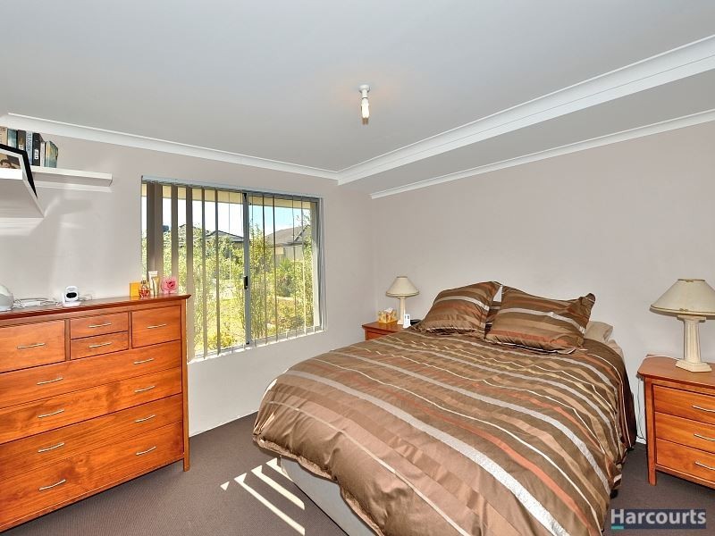 11 Highcliffe Circle, Lakelands WA 6180