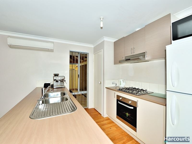 11 Highcliffe Circle, Lakelands WA 6180